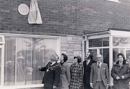 Plaque unveiled on Rossetti Bunalow site