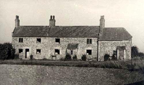 Point Cottages empty c.1945
