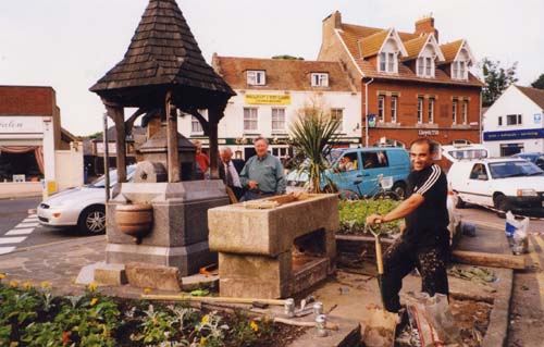 Work on the fountain 2000