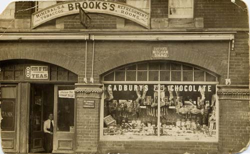 Brooks's Tea Room and Bank 1910's
